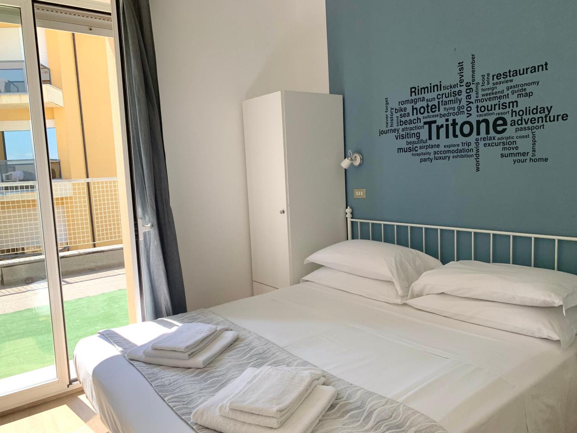 Hotel Tritone Римини Стая снимка