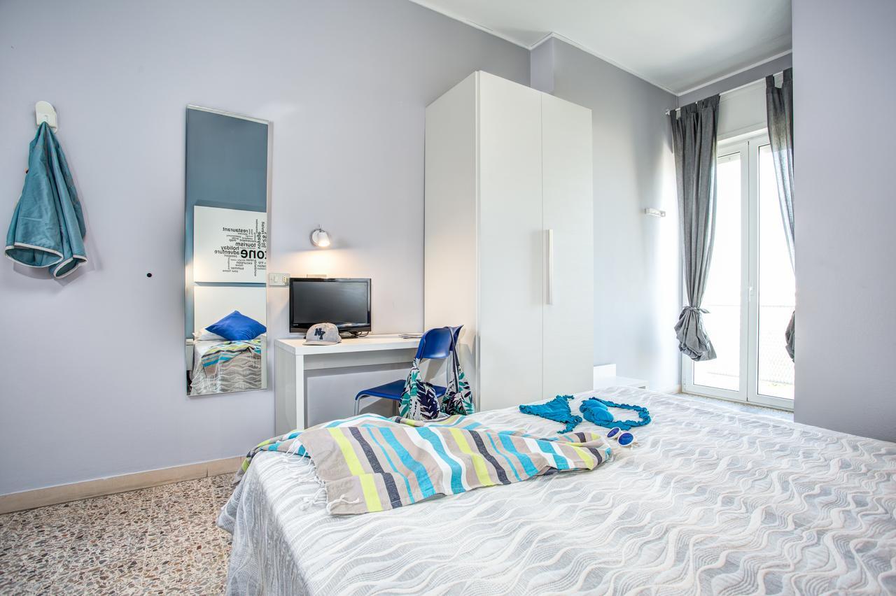 Hotel Tritone Римини Екстериор снимка