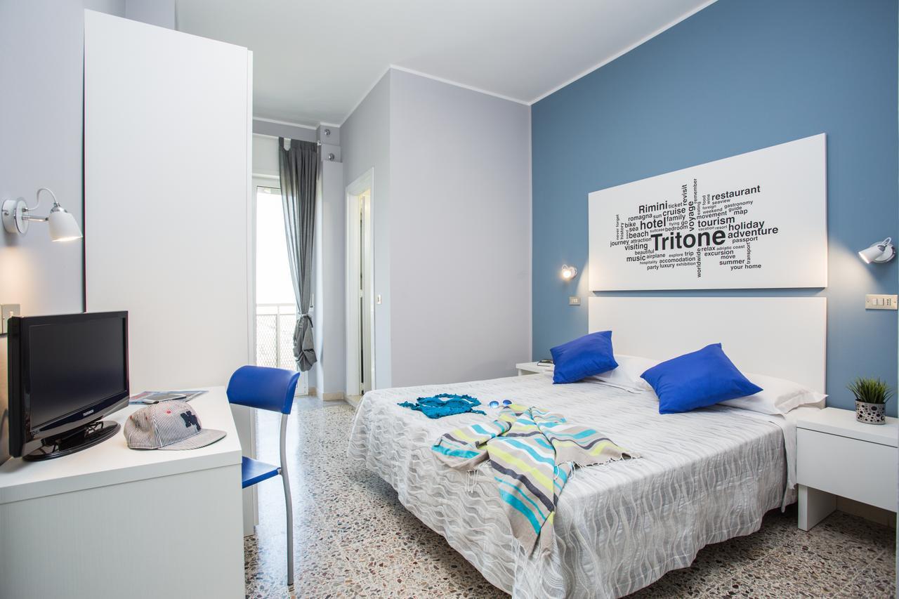 Hotel Tritone Римини Екстериор снимка